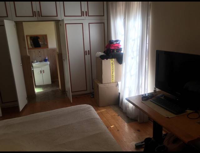 3 bed property to rent in GRASSY PARK